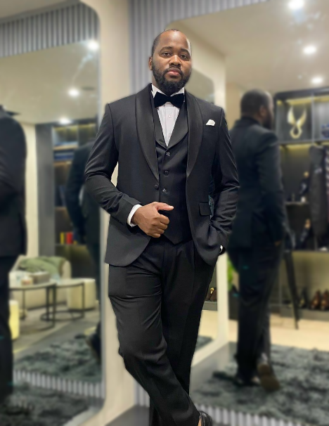 tuxedo-black-color-trend-2026