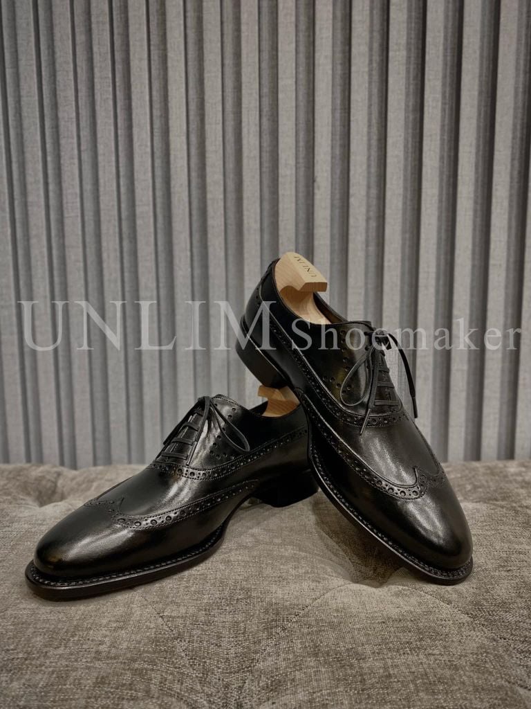 Giày Oxford Wingtip Đen Da Bò Ý Đế Nâu - detail images