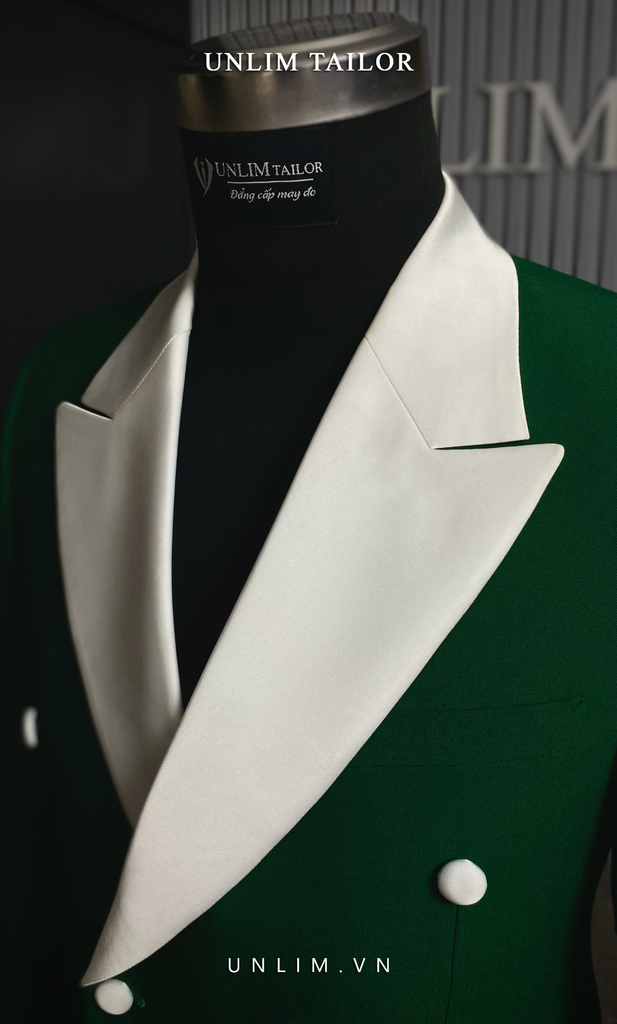 Tuxedo Emerald Green Cổ Nhọn Hai Hàng Khuy - detail images