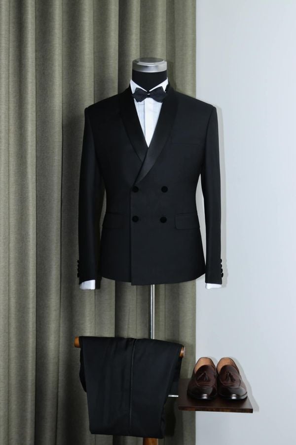 Tuxedo Đen 2 Hàng Khuy - detail images