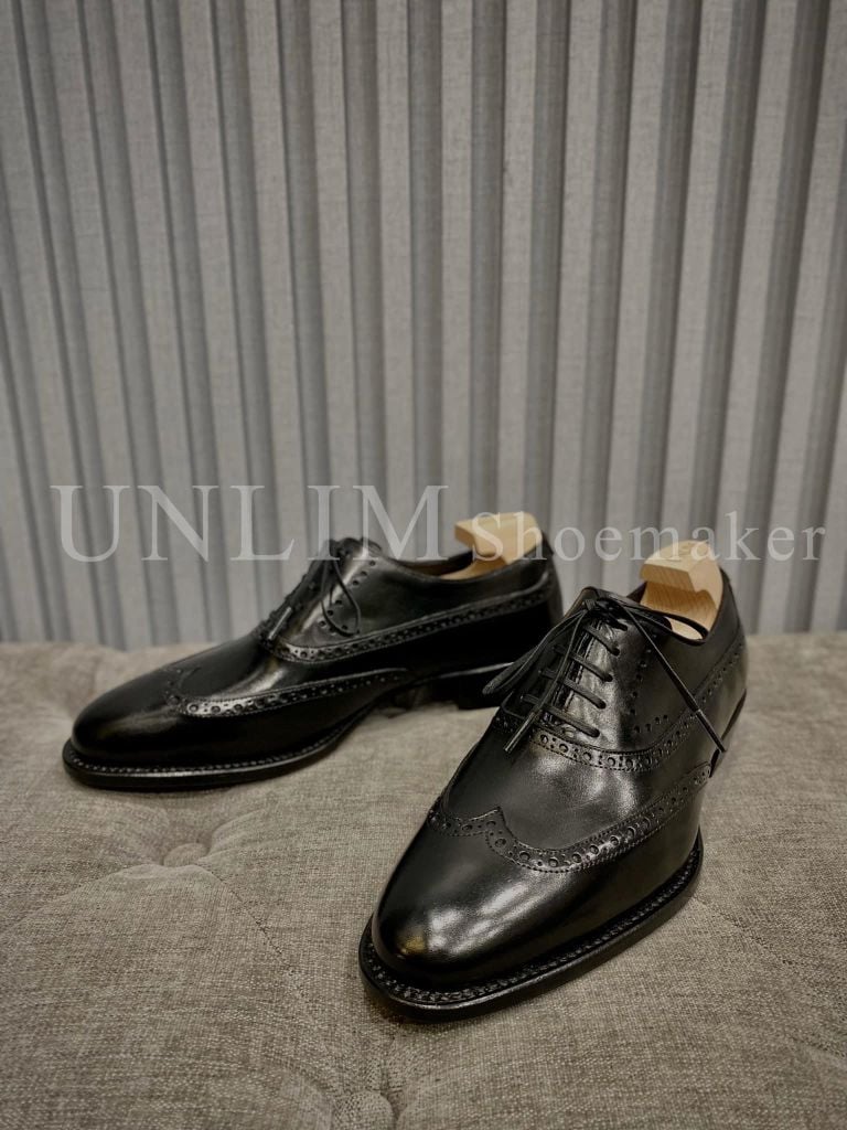 Giày Oxford Wingtip Đen Da Bò Ý Đế Nâu - detail images