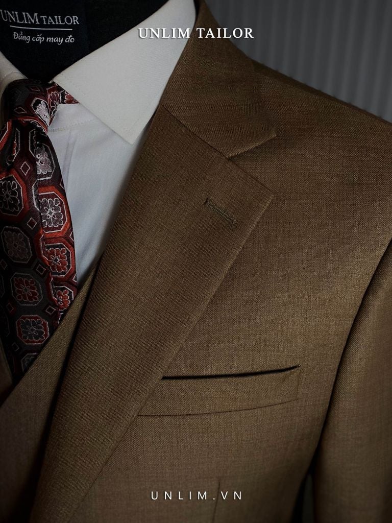 Suit Nâu Hai Cúc Cổ K - detail images
