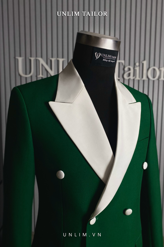 Tuxedo Emerald Green Cổ Nhọn Hai Hàng Khuy - detail images