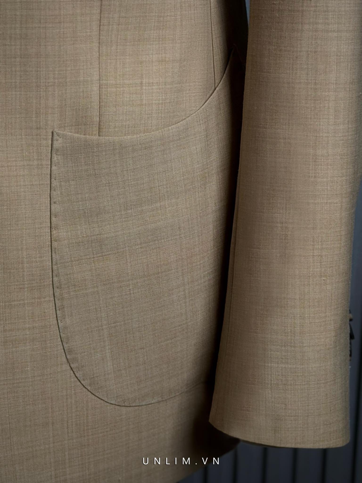 Blazer linen Màu Be cổ k hai cúc  - detail images