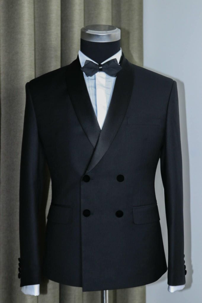 Tuxedo Đen 2 Hàng Khuy - detail images