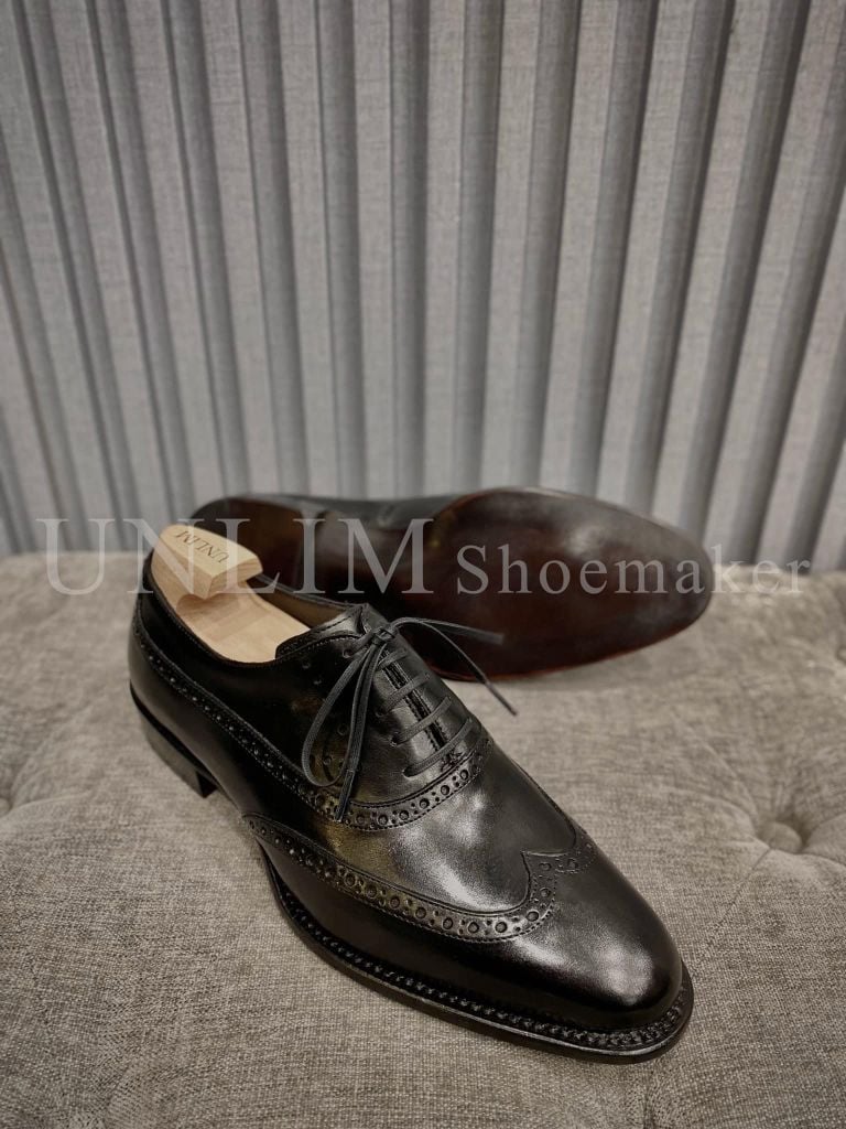 Giày Oxford Wingtip Đen Da Bò Ý Đế Nâu - detail images